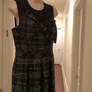 TRINA TURK SHORT SLEEVELESS DRESS
